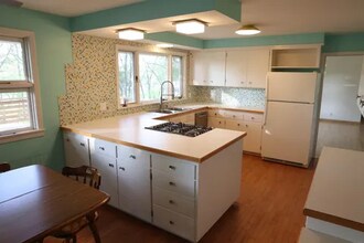 125 Pleasant Hill Dr in Decorah, IA - Building Photo - Building Photo