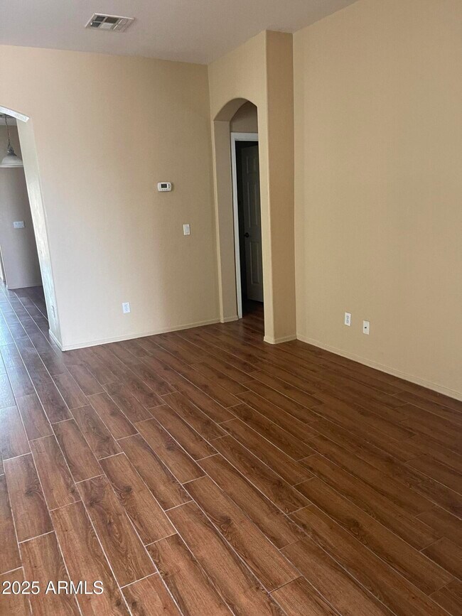 1397 E Arrowhead Trail in Gilbert, AZ - Building Photo - Building Photo