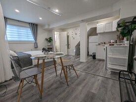 2700 Chem. Bedford, Unit SI ID1543079P in Montréal, QC - Building Photo