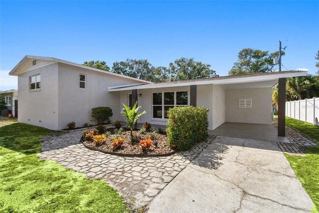 4523 S Gaines Rd in Tampa, FL - Building Photo - Building Photo
