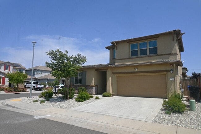9905 Summerton Cir in Elk Grove, CA - Building Photo - Building Photo