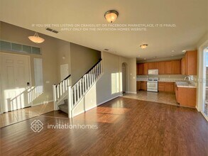 7584 La Mancha Way in Sacramento, CA - Building Photo - Building Photo