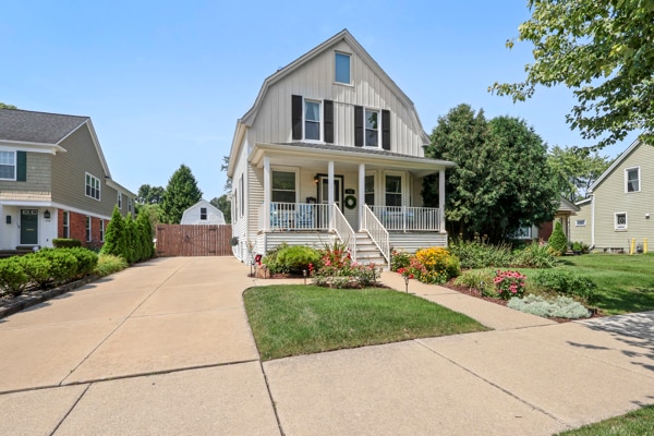 753 Saint Clair St in Grosse Pointe, MI - Foto de edificio