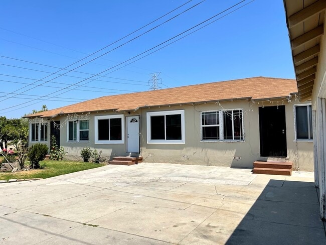 8960 Virginia Ave, Unit 89601-2