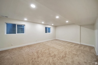 552 Chelsea Dr in Bountiful, UT - Building Photo - Building Photo