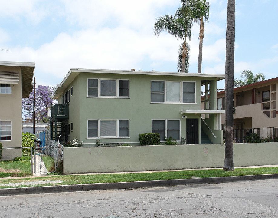 1505 N Van Ness Ave in Santa Ana, CA - Foto de edificio