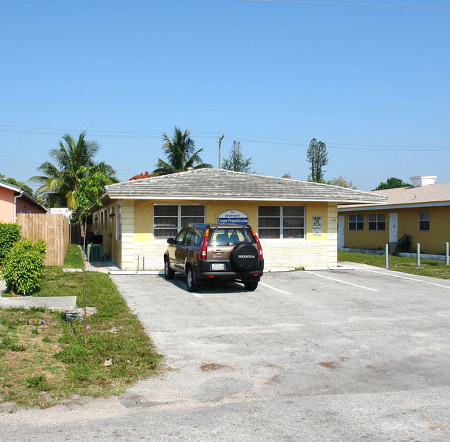 1213-1215 NW 5th Ave in Fort Lauderdale, FL - Building Photo - Building Photo