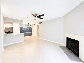 2120 El Paseo St in Houston, TX - Building Photo