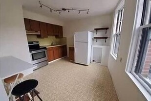 100 Lanark Rd, Unit 6 Apartamentos