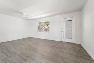 938 Normandy Trail in Delray Beach, FL - Building Photo - Building Photo