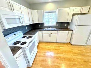 1011 Maynor St, Unit B in Nashville, TN - Foto de edificio - Building Photo