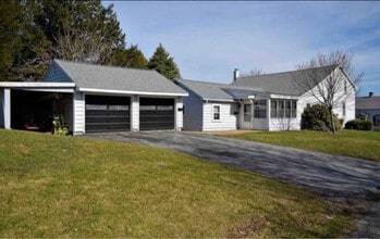 18 Cottage St in New York Mills, NY - Building Photo - Building Photo