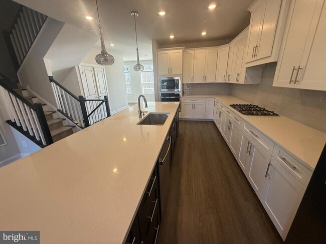 4093 Dorseys Rdg Sq