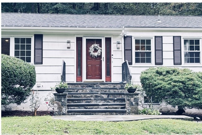 43 Kent Hills Ln