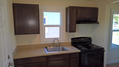 4550 Lakeshore Blvd in Lakeport, CA - Building Photo - Building Photo