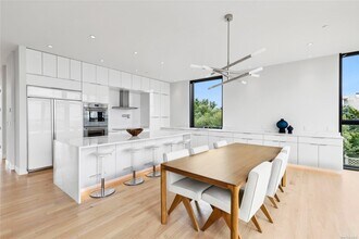 314 Dune Rd in Westhampton Beach, NY - Building Photo - Building Photo