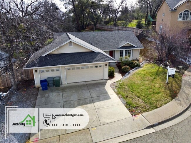 4561 Moyvane Dr in Redding, CA - Building Photo - Building Photo