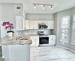 23520 Walden Center Dr in Bonita Springs, FL - Building Photo