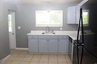 611 Russell Rd in Chandler, IN - Building Photo - Building Photo