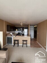 2754 N Hampden Ct in Chicago, IL - Building Photo - Building Photo