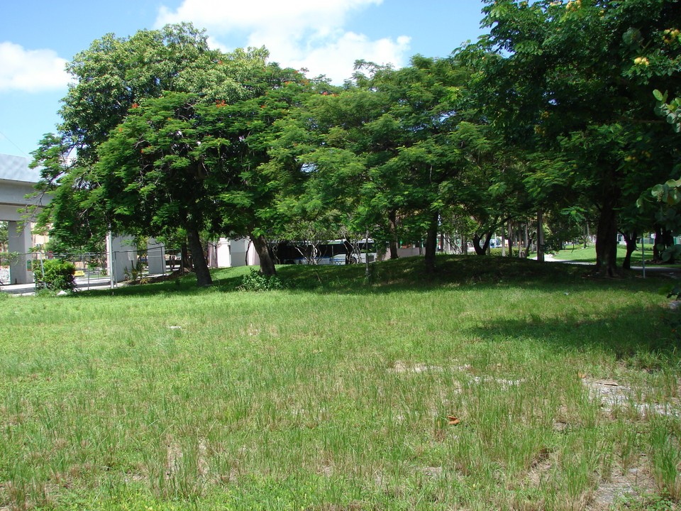 Tiki Mobile Home Park in Mims, FL - Foto de edificio