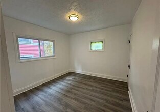 3732 E 144th St, Unit Down unit in Cleveland, OH - Building Photo - Building Photo