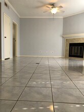 921 Marine Dr in Galveston, TX - Foto de edificio - Building Photo