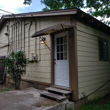 519 Ferguson St, Unit 5 in Taylor, TX - Building Photo - Building Photo