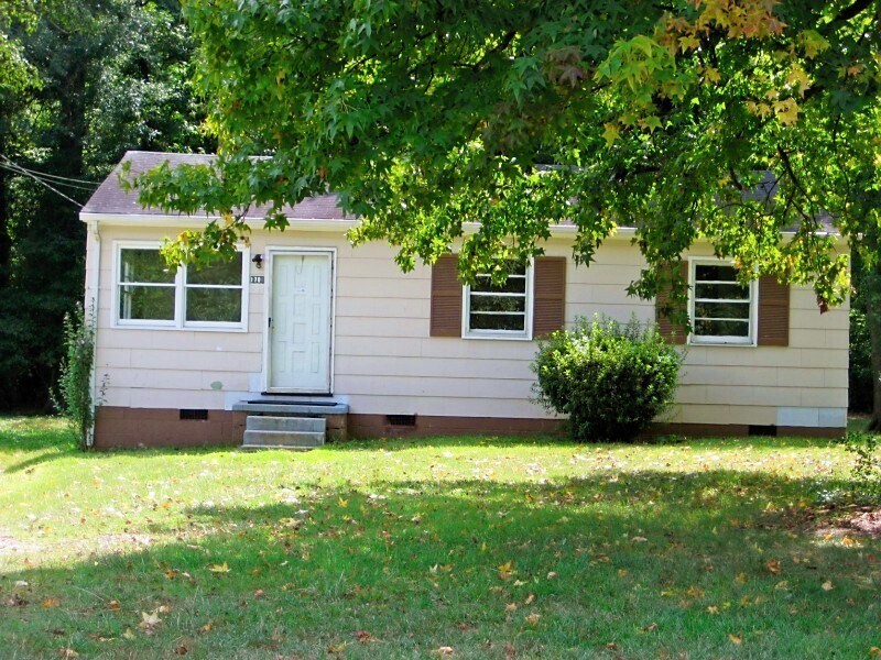 1708 Fairbrother St in Greensboro, NC - Building Photo