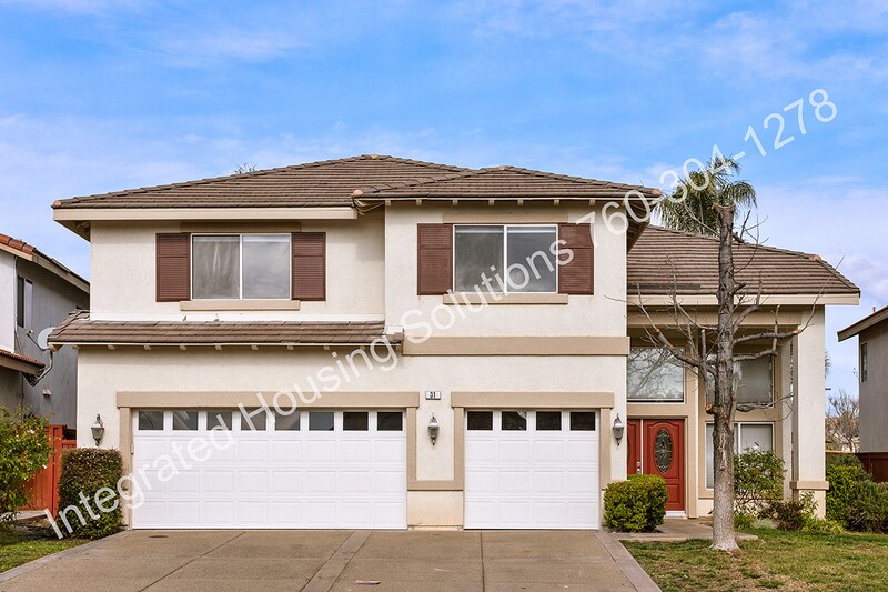 31 Villa Ravenna in Lake Elsinore, CA - Building Photo