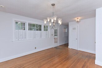 3004 Exmoor Rd in Columbia, SC - Building Photo - Building Photo