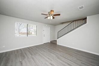 6514 Kentwick Dr in Houston, TX - Building Photo - Building Photo