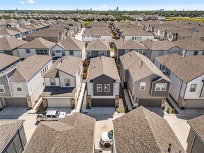 10015 Rustic Charm St in Houston, TX - Building Photo - Building Photo