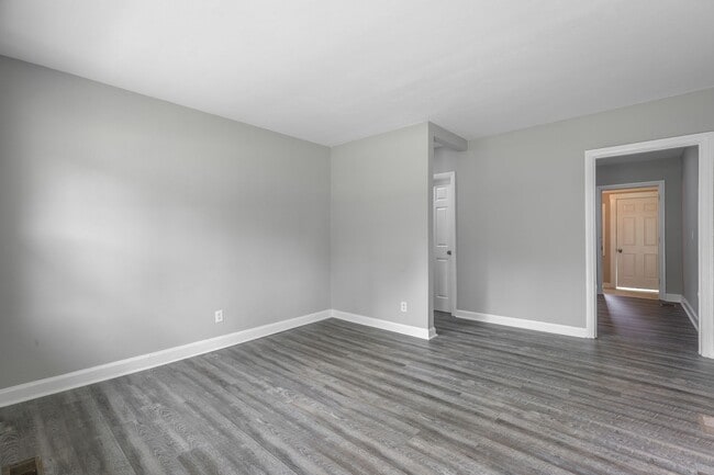 5107 Sunbeam Ave in Chattanooga, TN - Foto de edificio - Building Photo
