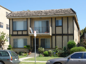 4340 Mclaughlin Ave in Los Angeles, CA - Foto de edificio - Building Photo