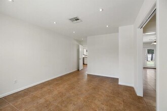 10214 Londonderry Dr in Houston, TX - Building Photo - Building Photo