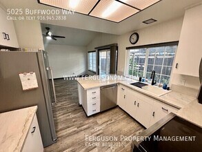 5025 Buffwood Way in Sacramento, CA - Building Photo - Building Photo