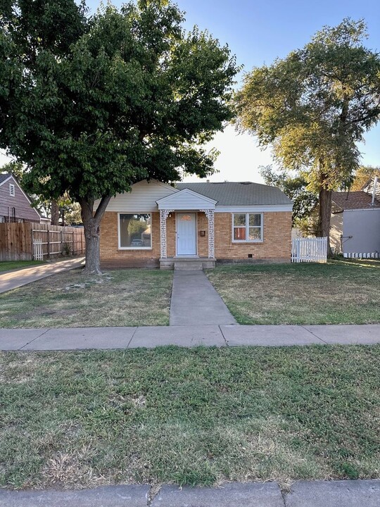 3609 S Hughes St in Amarillo, TX - Building Photo