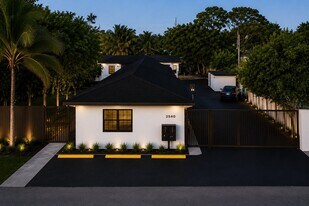 2540 NW 90th St in Miami, FL - Building Photo