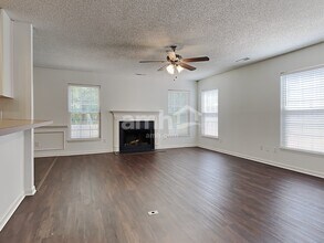 325 Sunburst Way in Summerville, SC - Building Photo - Building Photo