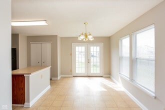 5543 Floating Leaf Dr in Indianapolis, IN - Building Photo - Building Photo