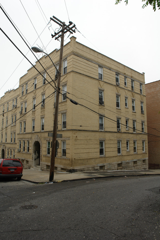 9 Bruce Ave in Yonkers, NY - Foto de edificio - Building Photo