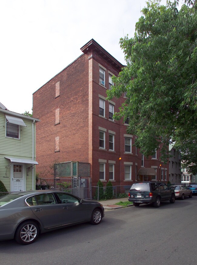 25 Margaret St in Springfield, MA - Foto de edificio - Building Photo
