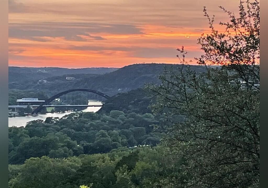 5924 Lookout Mountain Dr in Austin, TX - Building Photo