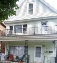 17 Newman Place, Unit Upper in Buffalo, NY - Building Photo
