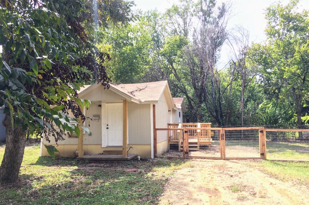 3500 N 24th St-Unit -C in Waco, TX - Building Photo