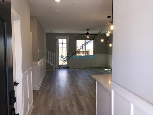5013 Wuthering Ave in Sacramento, CA - Building Photo - Building Photo