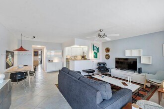 143 Oakridge J in Deerfield Beach, FL - Building Photo - Building Photo
