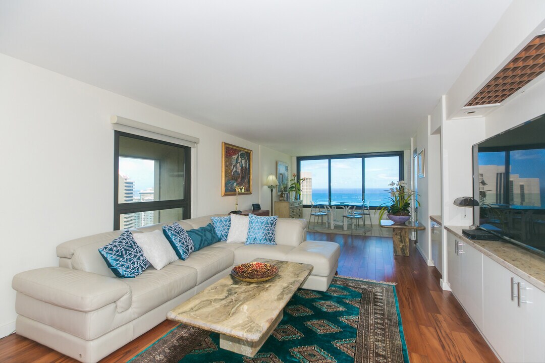 1650 Ala Moana Blvd in Honolulu, HI - Building Photo