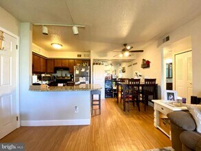 5200 Hilltop Dr in Brookhaven, PA - Building Photo - Building Photo